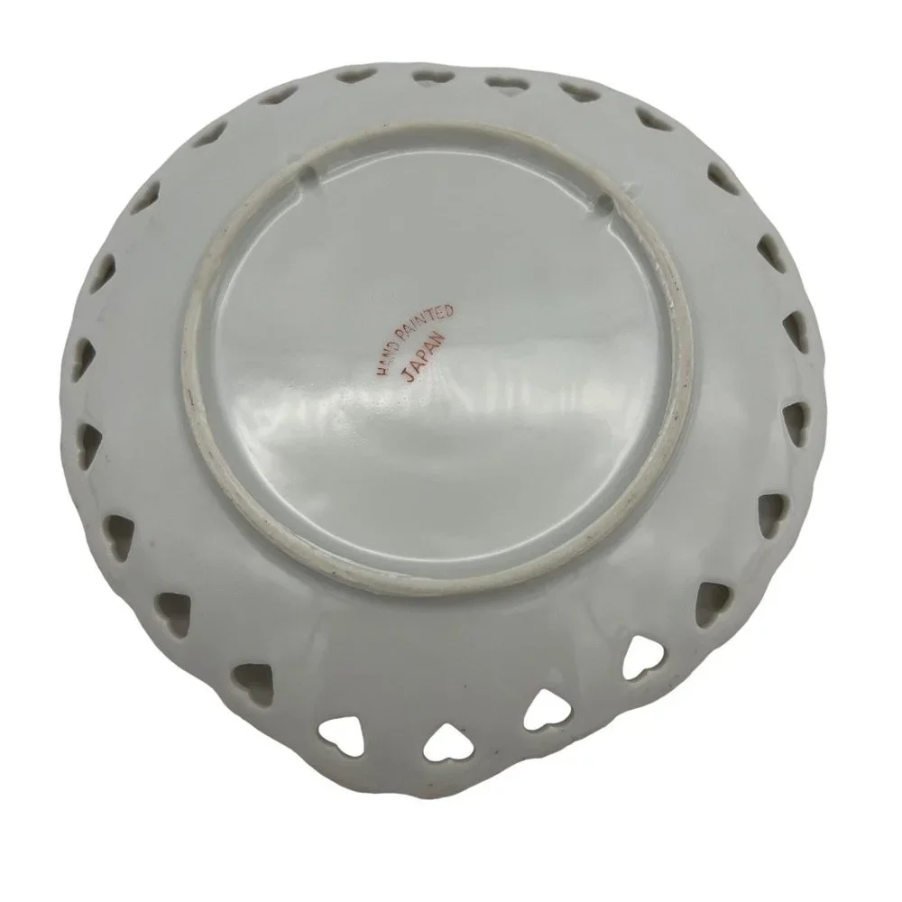 Vintage Heart Shaped Collectible Plate Canada White w/ Gold Trim 6" Hand Painted - Picture 2 of 5